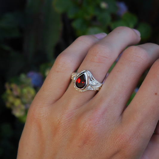 Entangled Ring Silver